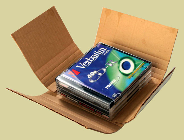 Коробка под CD-бокс из бурого гофрокартона (под скотч для отправки от 1 до 5 дисков в стандарт. коробке 125х140 мм, либо до 7 slim) Коробка под CD-бокс из бурого гофрокартона (под скотч для отправки от 1 до 5 дисков в стандарт. коробке 125х140 мм, либо до 7 slim)